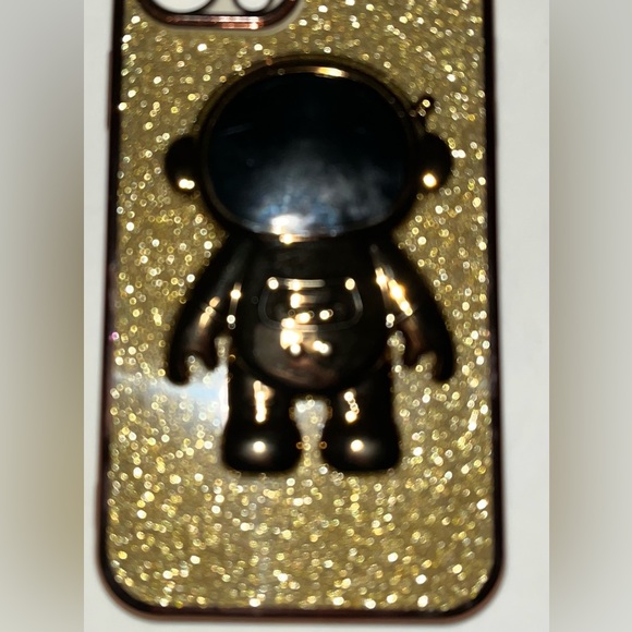 iPhone 12 ProMax Soft Gold Glitter Phone Case with Astronaut Holder NWT - Picture 8 of 8